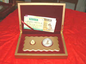 �������