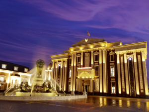 ���������������ֲ����ݹ�