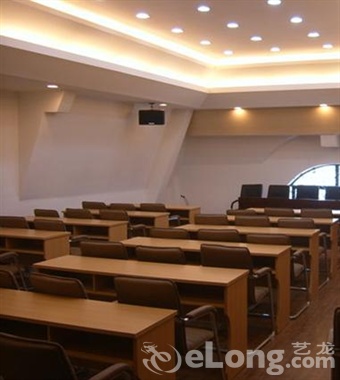 ���ñ���ʵ��